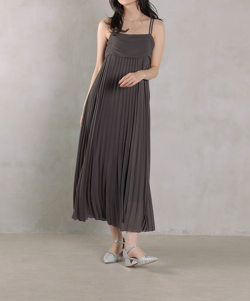 Kana(カナ)の「プリ―ツ Aライン ワンピース ジレ ジャケット 2点セット 結婚式 パーティー ドレス オケージョンドレス お呼ばれワンピース(ドレス・レディース・モカ/ブルー/チャコールグレー・M)」の7枚目の写真