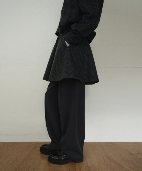 UNNOUT(アナウト)の「PREPPY CHECK WOOL SKIRT CHARCOAL(スカート・レディース・その他・SMALL/MEDIUM)」の4枚目の写真