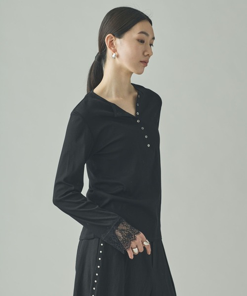 Curensology（カレンソロジー）の「Curensology(カレンソロジー)/ヘンリーレースロングスリーブTシャツ（Tシャツ/カットソー・レディース・ホワイト/ブラック・FREE）」の13枚目の写真