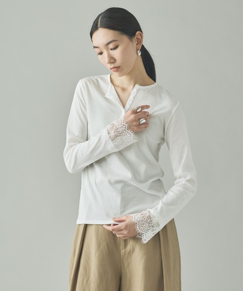 Curensology（カレンソロジー）の「Curensology(カレンソロジー)/ヘンリーレースロングスリーブTシャツ（Tシャツ/カットソー・レディース・ホワイト/ブラック・FREE）」の3枚目の写真