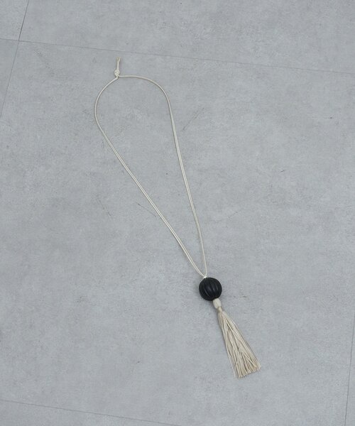 GALLARDAGALANTE(ガリャルダガランテ)の「タッセルコードネックレス(リング・レディース・ブラック/アイボリー・FREE)」の6枚目の写真
