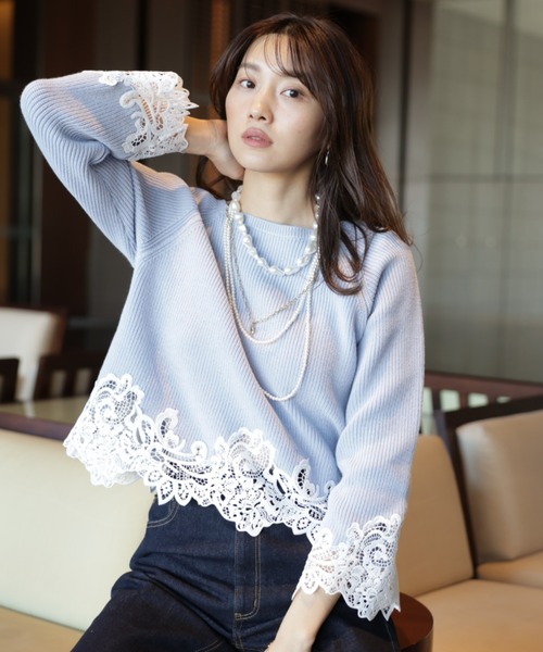 JUSGLITTY(ジャスグリッティー)の「レースヘムニット(ニット/セーター・レディース・ライトブルー/ホワイト/ネイビー・2)」の1枚目の写真