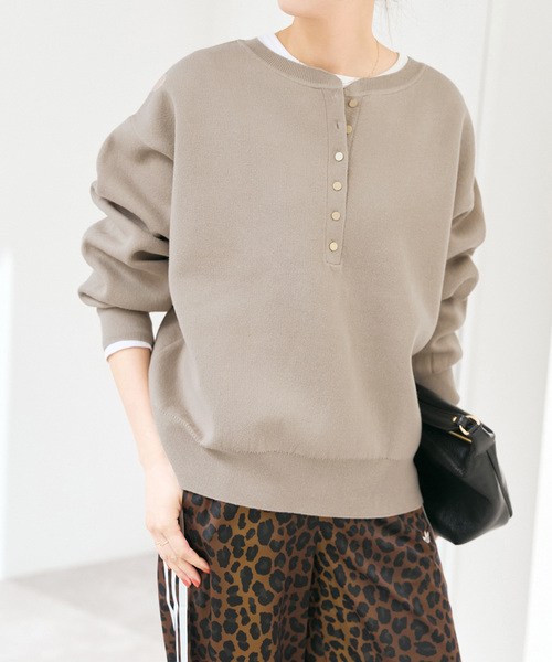 Spick & Span(スピックアンドスパン)の「《新色有り / 追加》メタルボタンヘンリーネックニット(ニット/セーター・レディース・ネイビー/ベージュ/ホワイト・FREE)」の16枚目の写真
