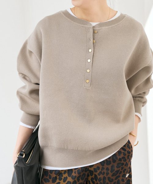 Spick & Span(スピックアンドスパン)の「《新色有り / 追加》メタルボタンヘンリーネックニット(ニット/セーター・レディース・ネイビー/ベージュ/ホワイト・FREE)」の17枚目の写真