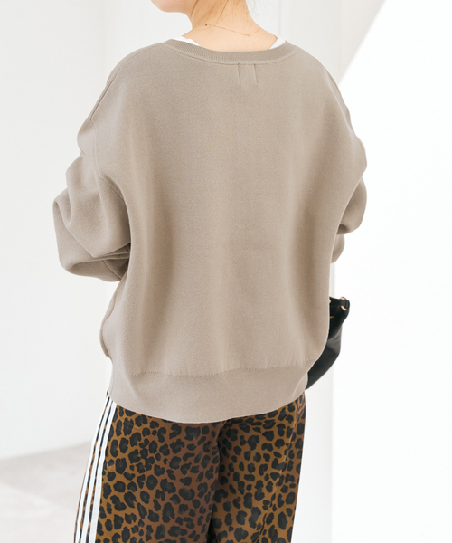 Spick & Span(スピックアンドスパン)の「《新色有り / 追加》メタルボタンヘンリーネックニット(ニット/セーター・レディース・ネイビー/ベージュ/ホワイト・FREE)」の4枚目の写真