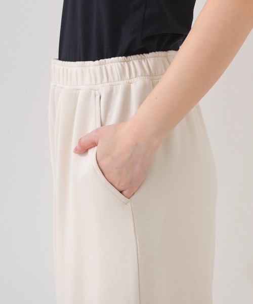OMNES（オムネス）の「ソフトポンチ ワイドパンツ UVカット花粉リリース付（その他パンツ・レディース・ブラック/ベージュ・FREE）」の14枚目の写真