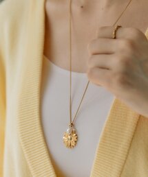ear PAPILLONNER（イアパピヨネ）の「《金属アレルギー対応/ステンレス》フラワーロングネックレス（ネックレス）」