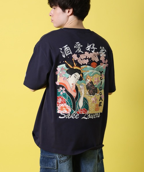 CORPUS SELECT(コーパストーキョー)の「【YOIDORE/酔いどれ】舞妓&柴犬酔いどれ 半袖 Tシャツ(Tシャツ/カットソー・メンズ・ホワイト/ブラック/ネイビー・M/L/XL)」の7枚目の写真