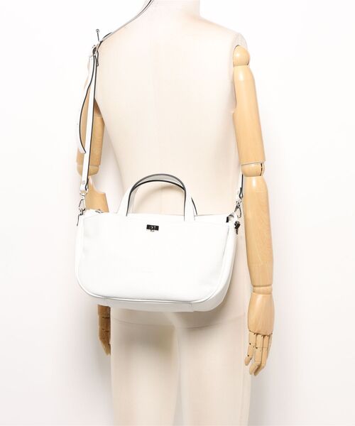 inter-chaussures(インターショシュール)の「【RIPANI】ホワイトソフトレザー2WAYバッグ(Q66305)(ハンドバッグ・レディース・ホワイト・ALL)」の5枚目の写真