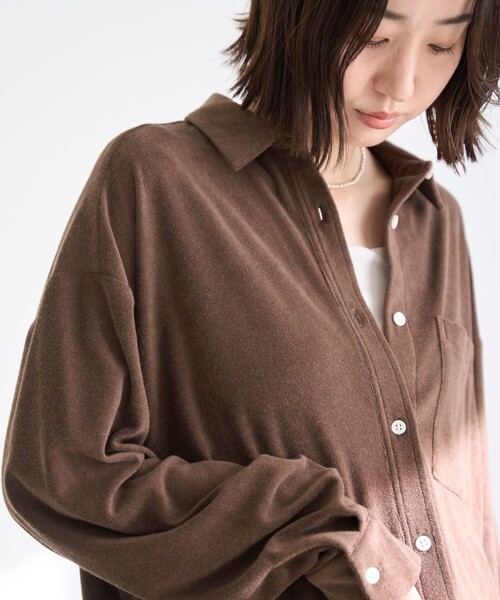 coen(コーエン)の「【Feel Soft / フィールソフト】パイルレギュラーカラーシャツ(Youtube紹介アイテム)(シャツ/ブラウス・レディース・オフホワイト/ロイヤルブルー/ベージュ/ブラウン・FREE)」の2枚目の写真