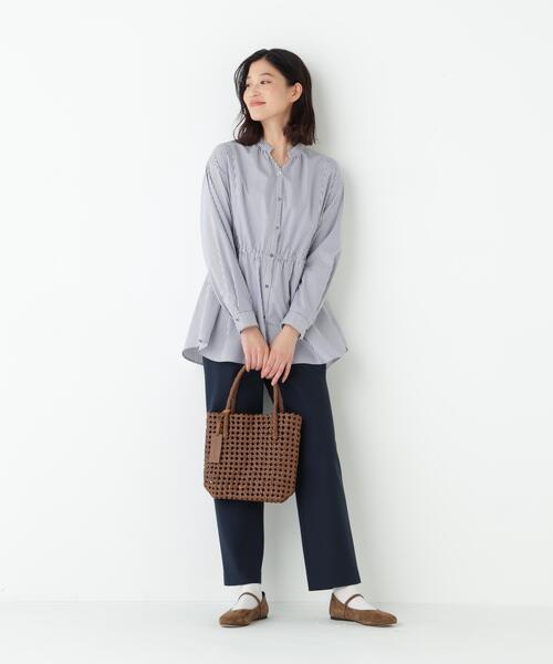 human woman(ヒューマンウーマン)の「◆【ウォッシャブル】シャンブレーオックスドロストブラウス(シャツ/ブラウス・レディース・ブルー/ダークインディゴブルー・MEDIUM)」の13枚目の写真
