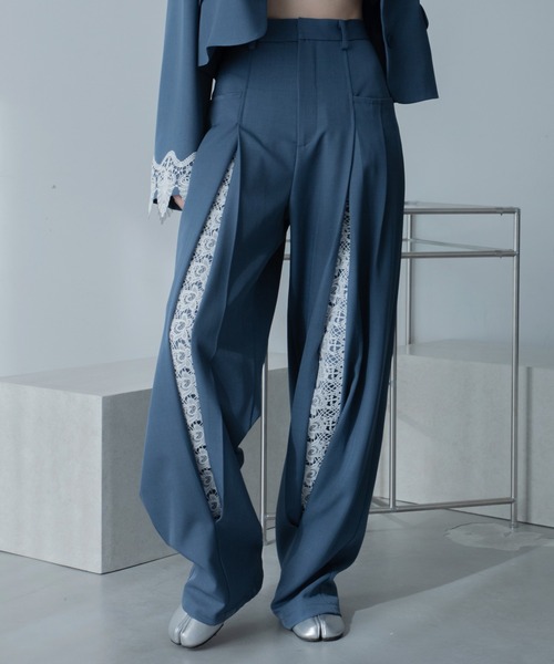VACANCY(ヴァカンシー)の「レースレイヤードスリットワイドパンツ/SETUP(スラックス・レディース・ブルー/ブラック・SMALL/LARGE/MEDIUM)」の2枚目の写真