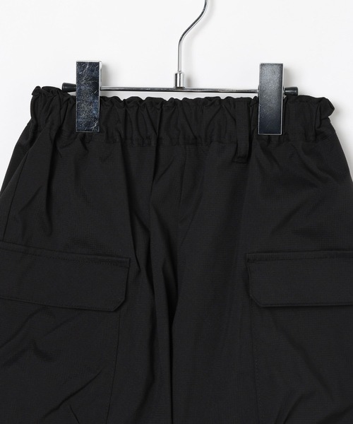 GLOBAL WORK（グローバルワーク）の「UNIVERSAL OVERALL/ショーツ/635367（その他パンツ・キッズ・スカイブルー/ブラック・LARGE/SMALL/MEDIUM）」の12枚目の写真