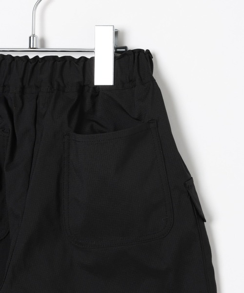 GLOBAL WORK（グローバルワーク）の「UNIVERSAL OVERALL/ショーツ/635367（その他パンツ・キッズ・スカイブルー/ブラック・LARGE/SMALL/MEDIUM）」の17枚目の写真