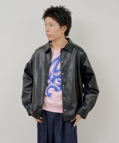 WHIMSIC（ウィムジック）の「【WHIMSIC/2サイズ展開】ヴィーガンレザーコーチジャケット（ブルゾン・レディース・ブラック/ベージュ・1/2）」の9枚目の写真