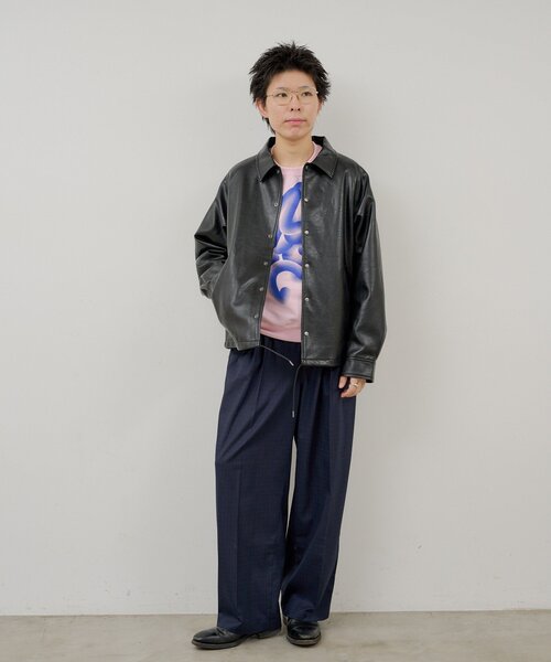 WHIMSIC（ウィムジック）の「【WHIMSIC/2サイズ展開】ヴィーガンレザーコーチジャケット（ブルゾン・レディース・ブラック/ベージュ・1/2）」の11枚目の写真