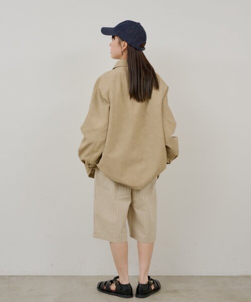 WHIMSIC（ウィムジック）の「【WHIMSIC/2サイズ展開】ヴィーガンレザーコーチジャケット（ブルゾン・レディース・ブラック/ベージュ・1/2）」の16枚目の写真