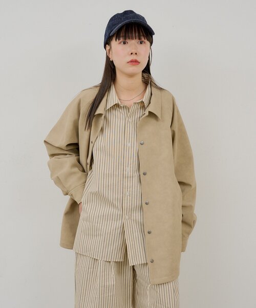 WHIMSIC（ウィムジック）の「【WHIMSIC/2サイズ展開】ヴィーガンレザーコーチジャケット（ブルゾン・レディース・ブラック/ベージュ・1/2）」の17枚目の写真