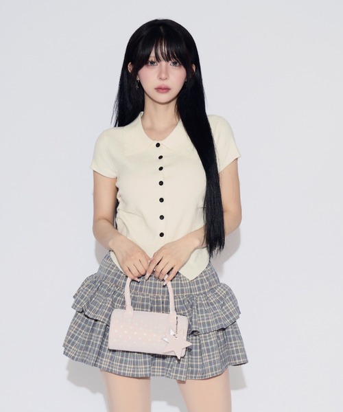 tinkerend(ティンカーエンド)の「Glitter Polo Collar Knit / ラメポロカラーニット(ポロシャツ・レディース・ブラック/アイボリー/グレー/ベージュ・FREE)」の2枚目の写真