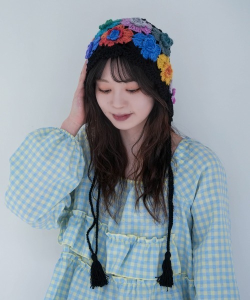polcadot（ポルカドット）の「フラワーレース鍵あみボンネット（ニットキャップ/ビーニー・レディース・アイボリー/ブラック・FREE）」の8枚目の写真