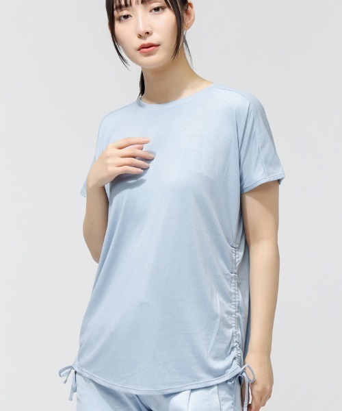 TIGORA(ティゴラ)の「ティゴラ TIGORA サイドシャーリングTシャツ(Tシャツ/カットソー・レディース・ピンク/サックスブルー/ライトベージュ・S/M/L/XL)」の1枚目の写真