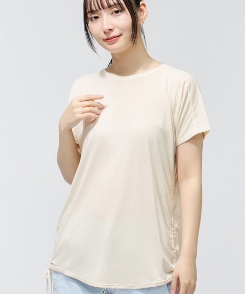TIGORA(ティゴラ)の「ティゴラ TIGORA サイドシャーリングTシャツ(Tシャツ/カットソー・レディース・ピンク/サックスブルー/ライトベージュ・S/M/L/XL)」の2枚目の写真