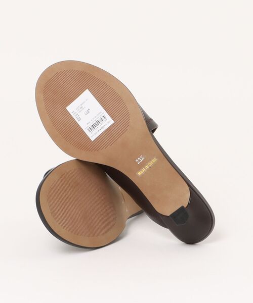 dazzlin(ダズリン)の「【ル・ベルニ】Toe ring sandals(サンダル・レディース・ブラウン/クリア・23.5/24.5)」の4枚目の写真