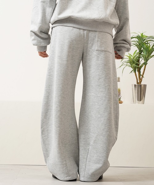 N.W.T(エヌダブルティー)の「【N.W.T】スタッズ バレルレッグ スウェットパンツ / セットアップ対応 / Studs Barrel Leg Sweatpants(スウェットパンツ・メンズ・ブラック/チャコールグレー/グレー・L/M)」の7枚目の写真