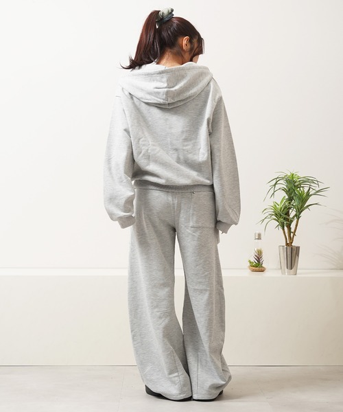 N.W.T(エヌダブルティー)の「【N.W.T】スタッズ バレルレッグ スウェットパンツ / セットアップ対応 / Studs Barrel Leg Sweatpants(スウェットパンツ・メンズ・ブラック/チャコールグレー/グレー・L/M)」の9枚目の写真