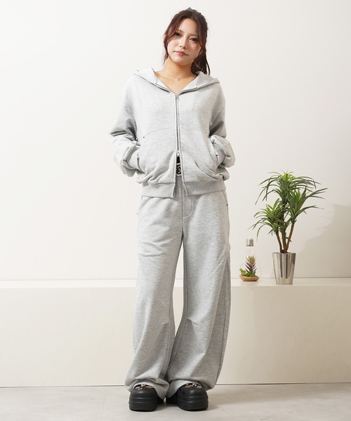 N.W.T(エヌダブルティー)の「【N.W.T】スタッズ バレルレッグ スウェットパンツ / セットアップ対応 / Studs Barrel Leg Sweatpants(スウェットパンツ・メンズ・ブラック/チャコールグレー/グレー・L/M)」の5枚目の写真