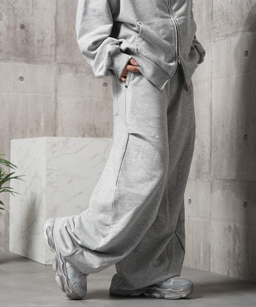 N.W.T(エヌダブルティー)の「【N.W.T】スタッズ バレルレッグ スウェットパンツ / セットアップ対応 / Studs Barrel Leg Sweatpants(スウェットパンツ・メンズ・ブラック/チャコールグレー/グレー・L/M)」の15枚目の写真