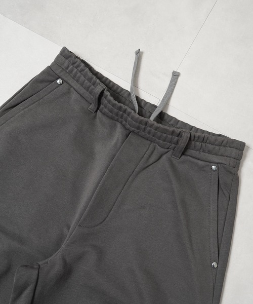 N.W.T(エヌダブルティー)の「【N.W.T】スタッズ バレルレッグ スウェットパンツ / セットアップ対応 / Studs Barrel Leg Sweatpants(スウェットパンツ・メンズ・ブラック/チャコールグレー/グレー・L/M)」の20枚目の写真