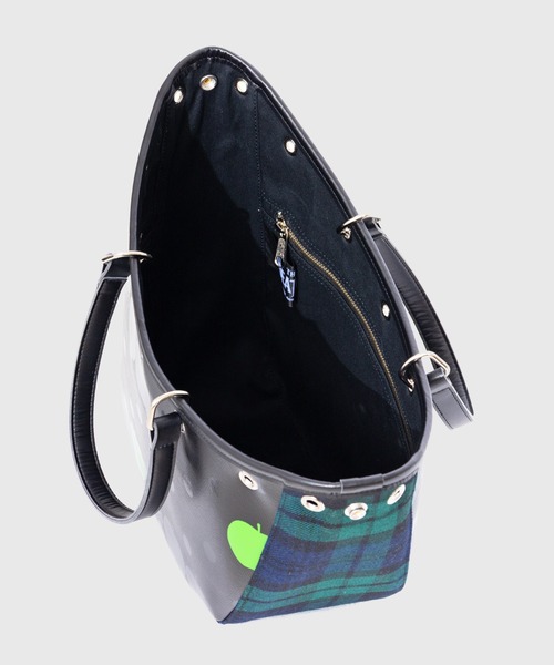 THE BEATLES COMME des GARCONS(ザ ビートルズ コムデギャルソン)の「THE BEATLES CdG BOAT BAG APPLE PRINTED / TARTAN CHECK FABRIC MINI(トートバッグ・メンズ・ネイビー/レッド・ONE SIZE)」の9枚目の写真