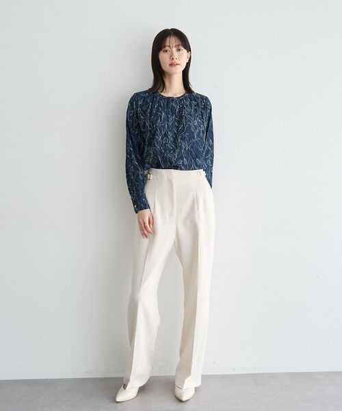 YECCA VECCA(イェッカヴェッカ)の「ラインフラワー柄ギャザーブラウス(シャツ/ブラウス・レディース・アイボリー/ネイビー・FREE)」の17枚目の写真