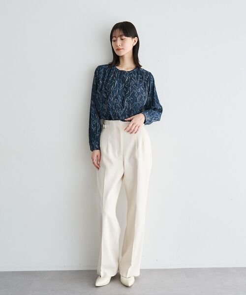 YECCA VECCA(イェッカヴェッカ)の「ラインフラワー柄ギャザーブラウス(シャツ/ブラウス・レディース・アイボリー/ネイビー・FREE)」の18枚目の写真