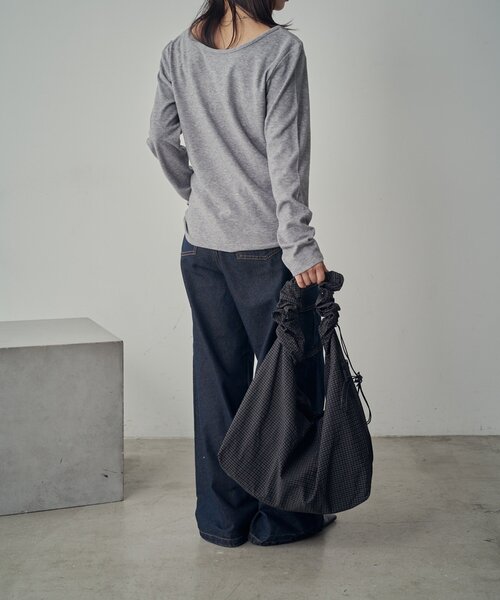 goocy（グーシー）の「【着回し抜群！】前後2WAYネックプルオーバー（Tシャツ/カットソー・レディース・ブラック/ブラック系その他/アイボリー/ライトグレー/グレー/ピンク・FREE）」の9枚目の写真