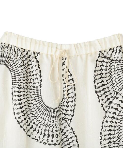 muller of yoshiokubo（ミュラーオブヨシオクボ）の「muller of yoshiokubo（ミュラーオブヨシオクボ）RADIAL PANTS（その他パンツ・レディース・ブラック・02/01）」の4枚目の写真