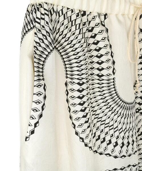 muller of yoshiokubo（ミュラーオブヨシオクボ）の「muller of yoshiokubo（ミュラーオブヨシオクボ）RADIAL PANTS（その他パンツ・レディース・ブラック・02/01）」の5枚目の写真