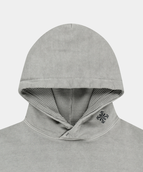 SLOWACID（スローアシッド）の「ネックロゴガーメントダイフードパーカー[ライトグレー]（パーカー・レディース・その他・SMALL/MEDIUM/LARGE/X-LARGE）」の4枚目の写真
