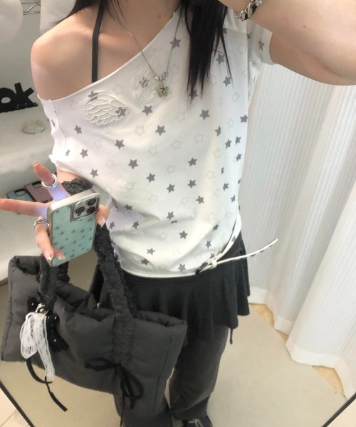 lilful(リルフル)の「【26年春夏新作】羽刺繍 星ドット柄 ワンショルダートップス(Tシャツ/カットソー・レディース・ホワイト・L/M)」の5枚目の写真