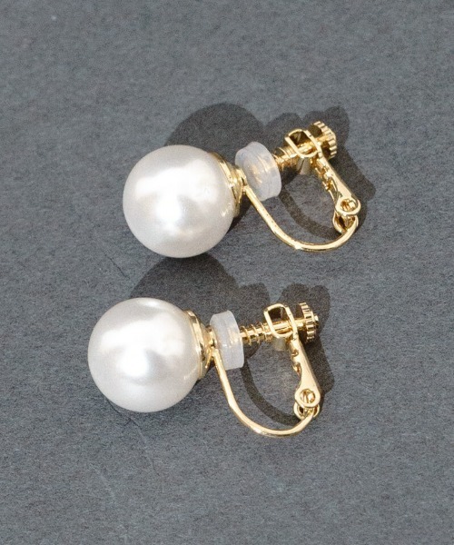 flower（フラワー）の「クラシックパールイヤリング（イヤリング・レディース・ゴールド/シルバー・FREE）」の2枚目の写真