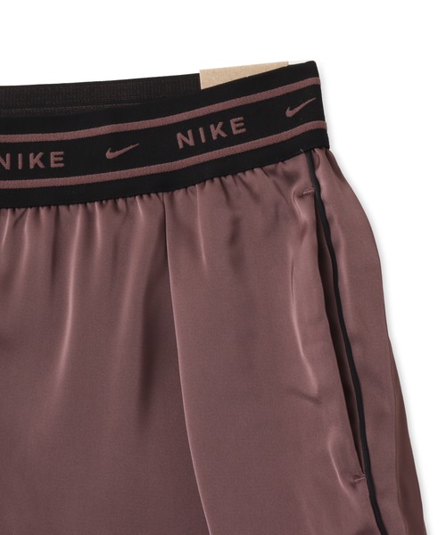 NIKE(ナイキ)の「NIKE AS WMNS NSW OFFLN WVN STN SHORT / ナイキ ウィメンズ NSW OFFLN WVN STN ショート 【SP】(その他パンツ・レディース・ブラック/パープル/ホワイト・S/M/L)」の13枚目の写真