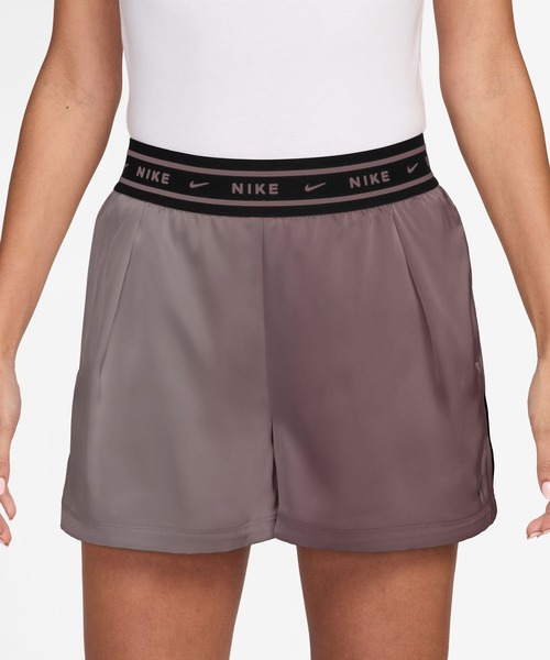 NIKE(ナイキ)の「NIKE AS WMNS NSW OFFLN WVN STN SHORT / ナイキ ウィメンズ NSW OFFLN WVN STN ショート 【SP】(その他パンツ・レディース・ブラック/パープル/ホワイト・S/M/L)」の12枚目の写真