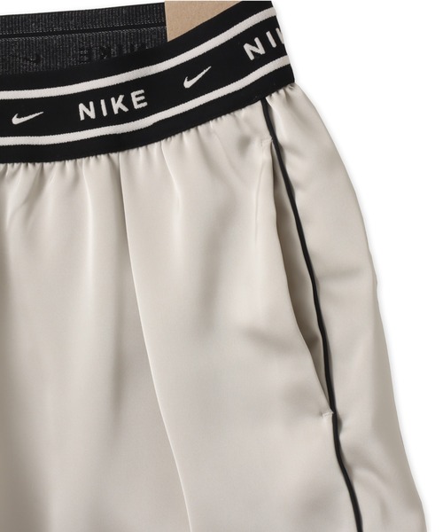 NIKE(ナイキ)の「NIKE AS WMNS NSW OFFLN WVN STN SHORT / ナイキ ウィメンズ NSW OFFLN WVN STN ショート 【SP】(その他パンツ・レディース・ブラック/パープル/ホワイト・S/M/L)」の20枚目の写真