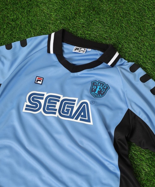 FILA HERITAGE(フィラヘリテージ)の「FILA HERITAGE SEGA Vネック スキッパ Tシャツ 半袖(Tシャツ/カットソー・メンズ・ホワイト/ブルー・XL/L/M)」の2枚目の写真