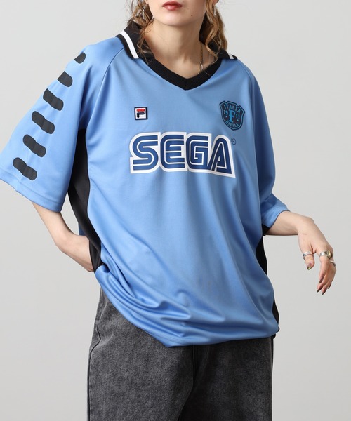 FILA HERITAGE(フィラヘリテージ)の「FILA HERITAGE SEGA Vネック スキッパ Tシャツ 半袖(Tシャツ/カットソー・メンズ・ホワイト/ブルー・XL/L/M)」の4枚目の写真