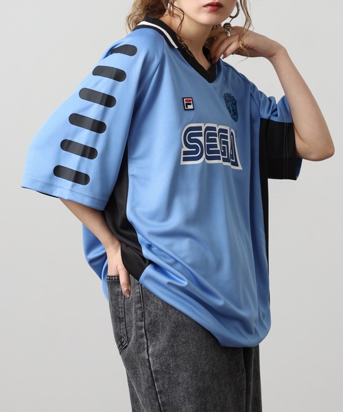 FILA HERITAGE(フィラヘリテージ)の「FILA HERITAGE SEGA Vネック スキッパ Tシャツ 半袖(Tシャツ/カットソー・メンズ・ホワイト/ブルー・XL/L/M)」の5枚目の写真