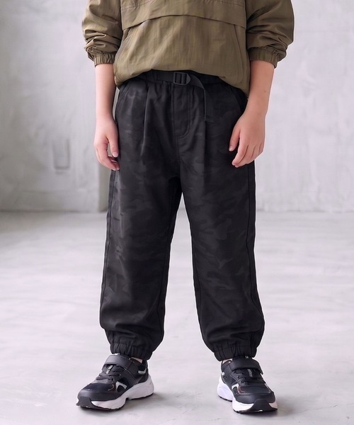 NAVY(ネイビー)の「SARARI 切替デザイン 冷感ジョガーパンツ(その他パンツ・キッズ・ブラック/カモフラージュ・130cm/140cm/150cm/160cm)」の1枚目の写真