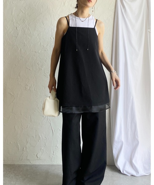 She's Closet（シーズクローゼット）の「裾シアーオーガンジー レイヤード風 キャミソール オールインワン サロペット（サロペット/オーバーオール・レディース・モカ/ブラック/チャコールグレー・FREE）」の4枚目の写真
