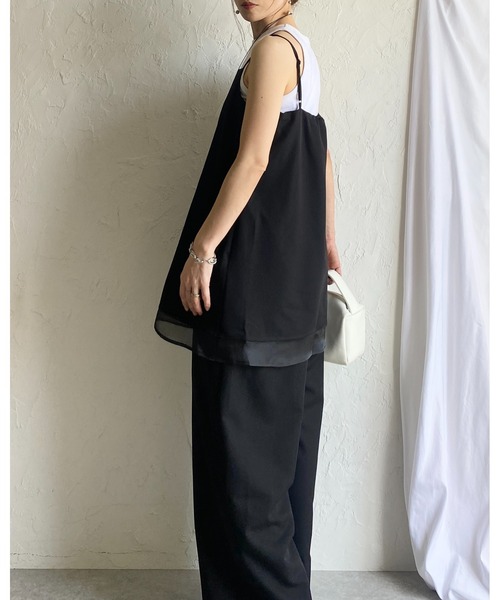 She's Closet（シーズクローゼット）の「裾シアーオーガンジー レイヤード風 キャミソール オールインワン サロペット（サロペット/オーバーオール・レディース・モカ/ブラック/チャコールグレー・FREE）」の5枚目の写真
